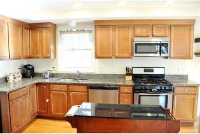 27 Llewellyn St, Lowell, MA 01850 - photo 5