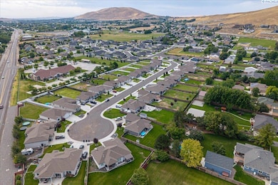 3538 Curtis Dr, West Richland, WA 99353 - photo 5