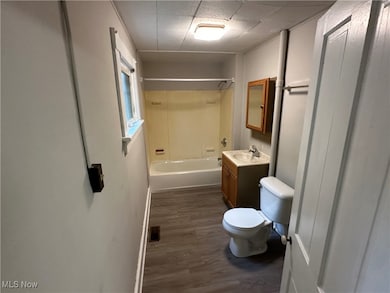 45 E Prospect St unit Down, Painesville, OH 44077 - photo 4