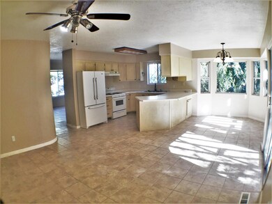 03b- Kitchen & Dining