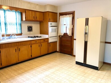 214 W Maple Ave, Bound Brook, NJ 08805 - photo 4