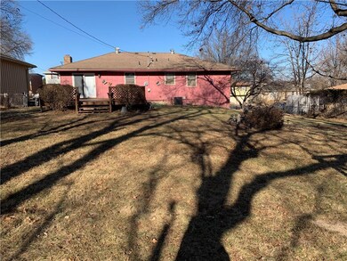 143 Fairlane St, Lansing, KS 66043 - photo 4