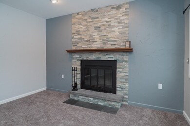 512 E Jefferson-106