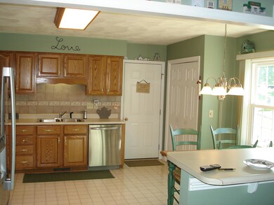 2888TULIP LANE 041