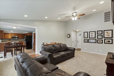 6596 Mcleod Ln NE, Keizer, OR 97303 - photo 4