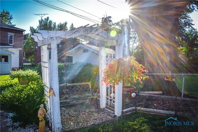 611 W 1st St, Woodville, OH 43469 - photo 3