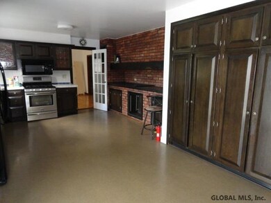 47 Kelton Ct, Albany, NY 12209 - photo 4