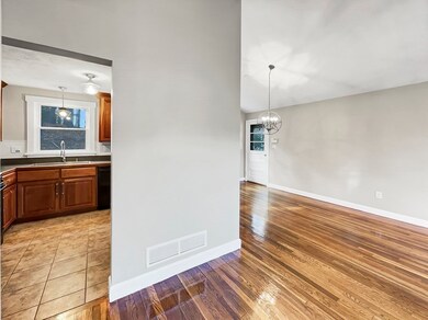 572 Coronation Dr, Franklin, MA 02038 - photo 3