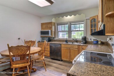 145 Leafy Greene St, Stroudsburg, PA 18360 - photo 7