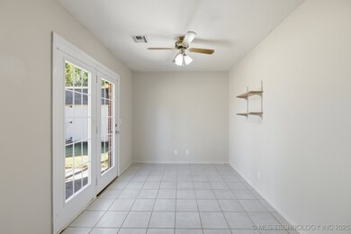 1212 W Laredo St, Haskell, OK 74436 - photo 7