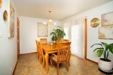 unlisted-address, Chicago, IL 60638 - photo 7