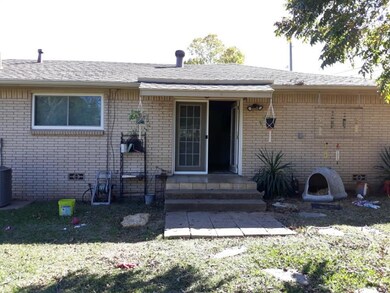 1214 Briarwood Dr, Cleburne, TX 76033 - photo 4