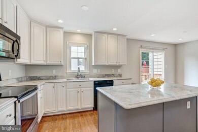 2002 Pieris Ct, Vienna, VA 22182 - photo 4