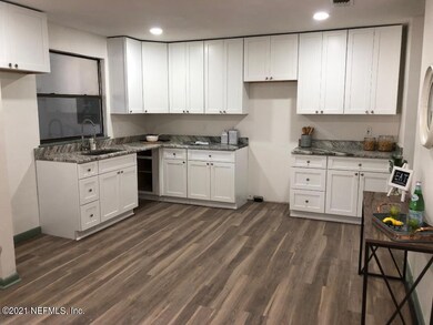 5326 Coronet Dr, Jacksonville, FL 32205 - photo 3