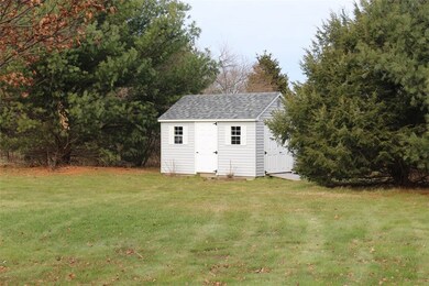 89 Straw Ln, Wakefield, RI 02879 - photo 3