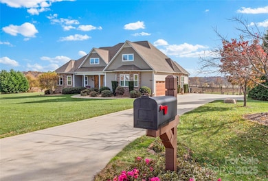 5828 Jordan Gate Dr, East Bend, NC 27018 - photo 2