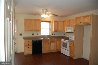 23 Chickadee Cir, Leola, PA 17540 - photo 3