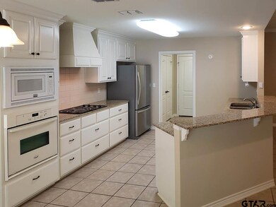 421 421 W Cumberland Rd unit 203, Tyler, TX 75703 - photo 5