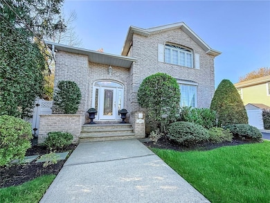 312 Barbara St, Staten Island, NY 10306 - photo 3