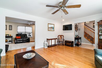 09-Living to Family and Foyer