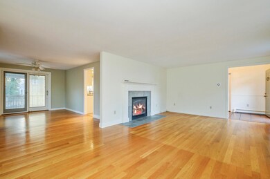 007-photo-living-room-8003779