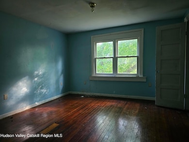 225 1/2 Columbia St, Hudson, NY 12534 - photo 4