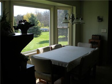 Kitchen. Eat-in kitchen - incredible view of the y