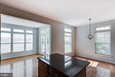 16412 Steerage Cir, Woodbridge, VA 22191 - photo 5