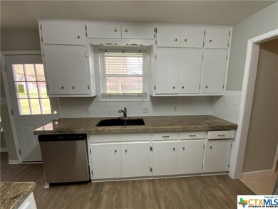 501 Elizabeth St, Troy, TX 76579 - photo 4