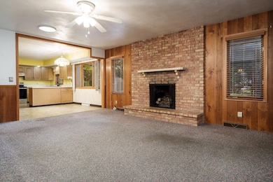 5802 Clarendon Dr, Rockford, IL 61114 - photo 7