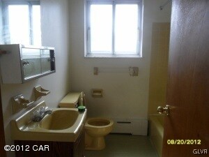 4 W Lehigh St, Coaldale, PA 18218 - photo 6