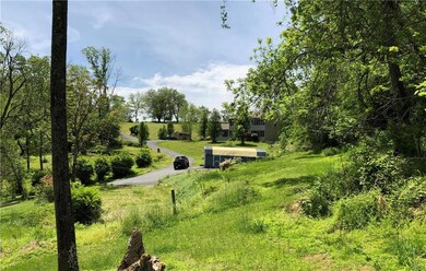 5454 Ledge Rd, Slatington, PA 18080 - photo 2