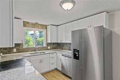 65 Rodman St, Woonsocket, RI 02895 - photo 7