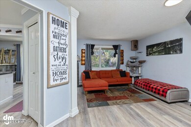 03-Living Room 20220526-DW-4177