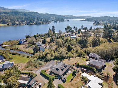 4612 NE I Ave, Neotsu, OR 97364 - photo 2