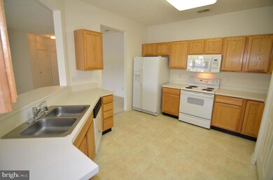 2503 Amber Orchard Ct W unit 104, Odenton, MD 21113 - photo 3