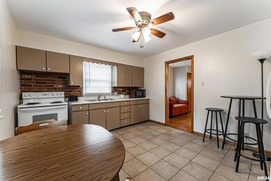 120 Wichita Ave, Lincoln, IL 62656 - photo 5