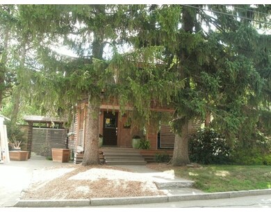 129 Beacon St, Lowell, MA 01850 - photo 2