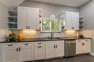 605 N Buffalo St, Cleburne, TX 76033 - photo 6