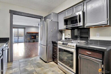 4022 Lunar Dr, Anchorage, AK 99504 - photo 6