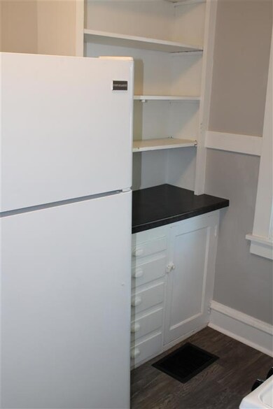 1930 Farnam St, Davenport, IA 52803 - photo 6