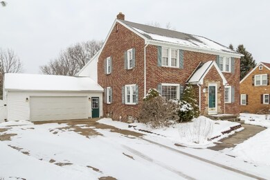 002-Front_View-2322695-medium
