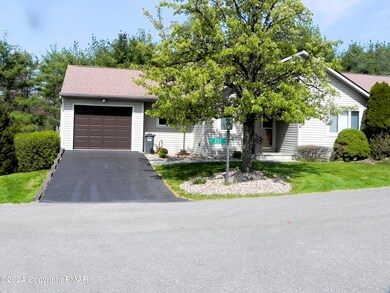 221 E Windsor Rd, Saylorsburg, PA 18353 - photo 3