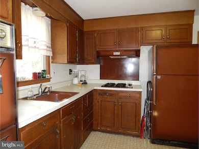 45 Wolf Dr, Trenton, NJ 08610 - photo 5