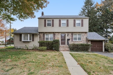 52 Surrey Ln, Tenafly, NJ 07670 - photo 2