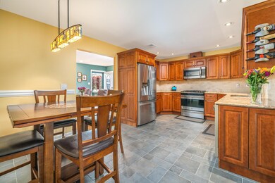 Eat- In Kitchen
