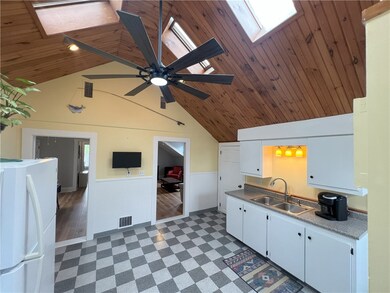 13 Newport Ave unit 3, Newport, RI 02840 - photo 3