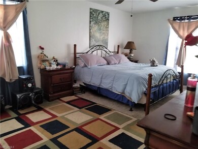MAINFLOOR Master bedroom - look at size of the roo