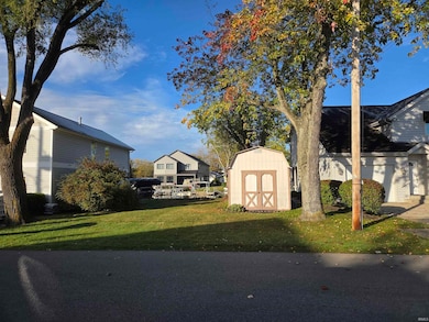 9760 N Bayshore Dr, Syracuse, IN 46567 - photo 6