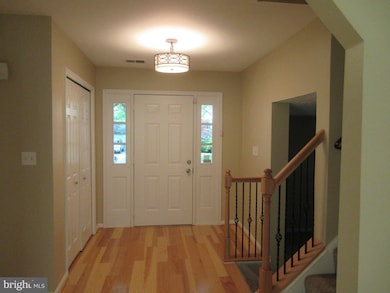 12221 Guinevere Rd, Glenn Dale, MD 20769 - photo 4